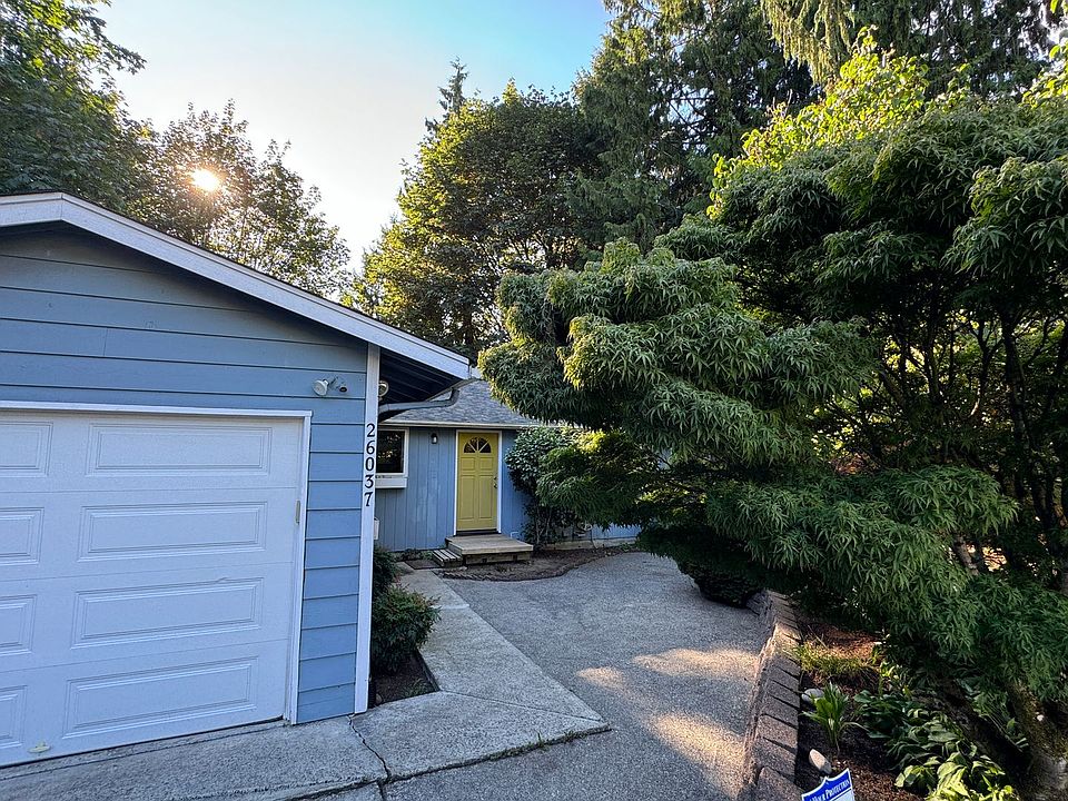1st image of 26037 Jade Ct NW