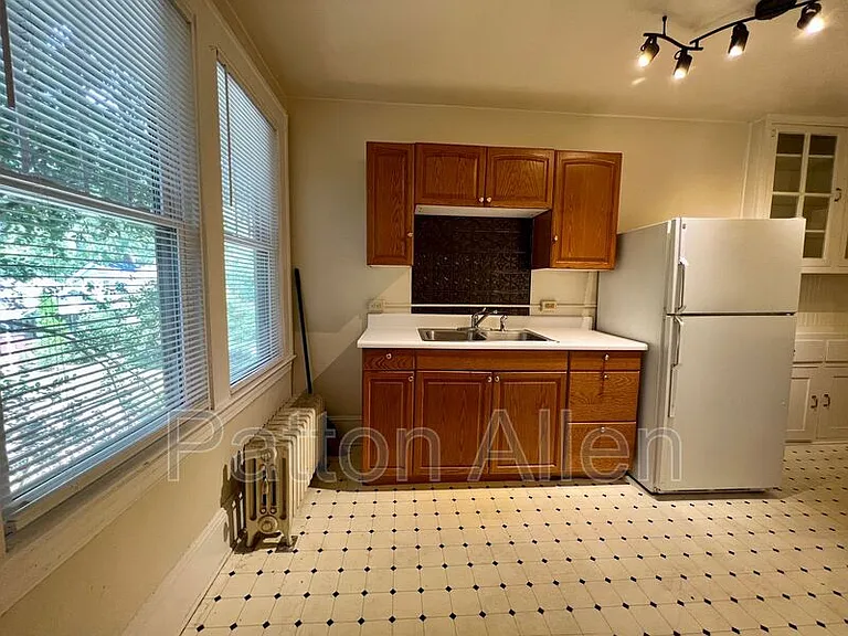 19 Saluda St #4 — Photo 9