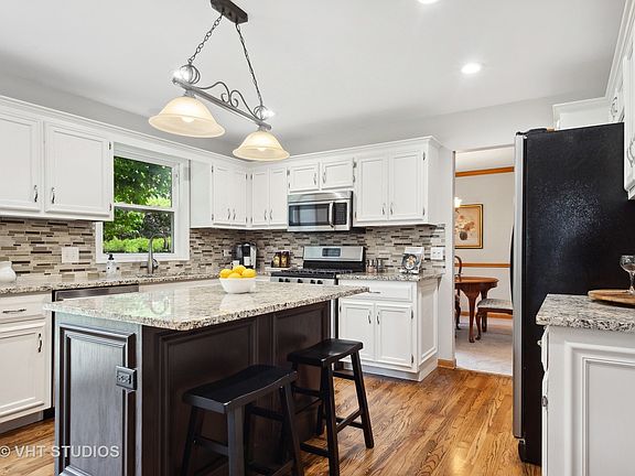 4th image of 4027 Schillinger Dr