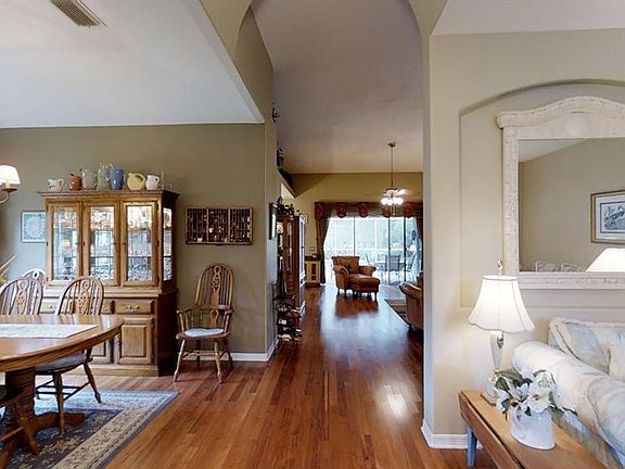 3rd image of 8505 Goldfinch Ct