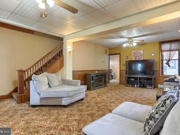 4th image of 1003 E Lehman St