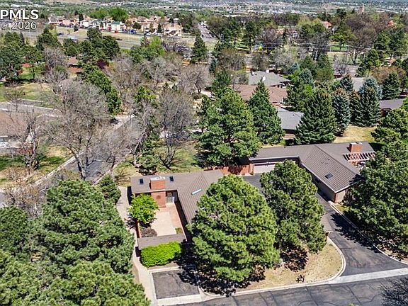 5th image of 2725 Fox Grove Ct