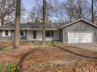 7681 Cascade Rd SE, Grand Rapids, MI 49546