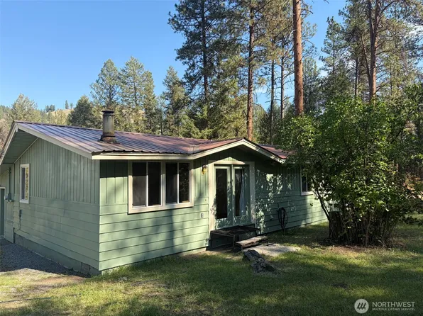 13 Pine Grove Street, Republic, WA 99166