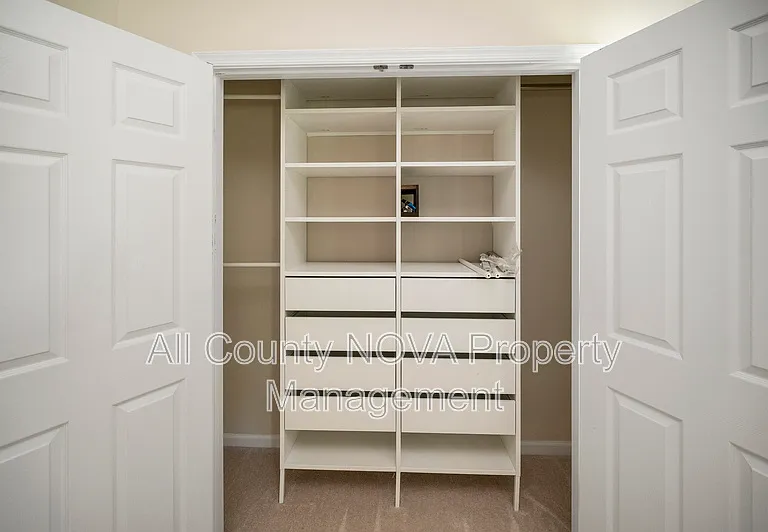 610 Kensington Dr — Photo 28