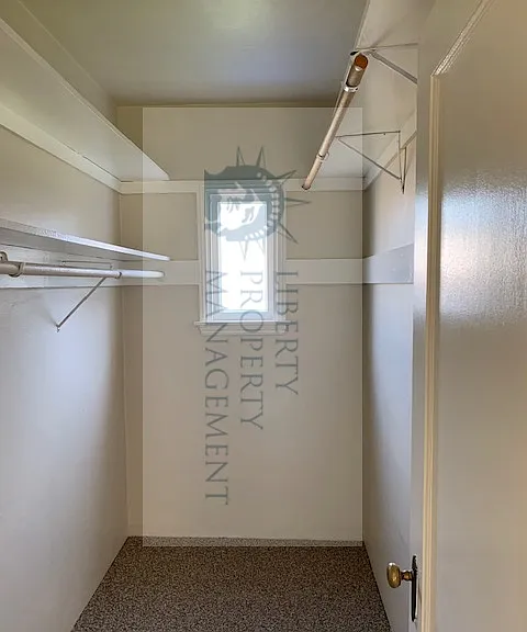 317 W Locust St — Photo 11