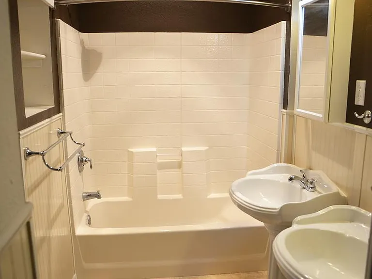 511 Spike Dr — Photo 3