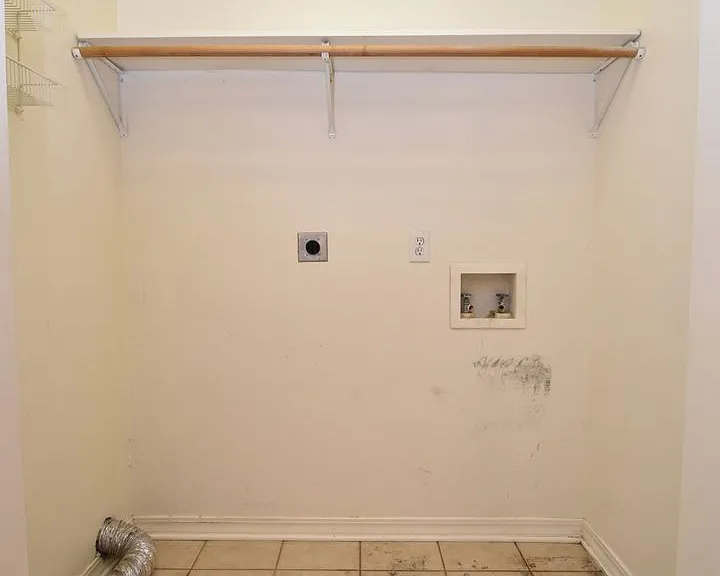 207 N Homer St — Photo 6