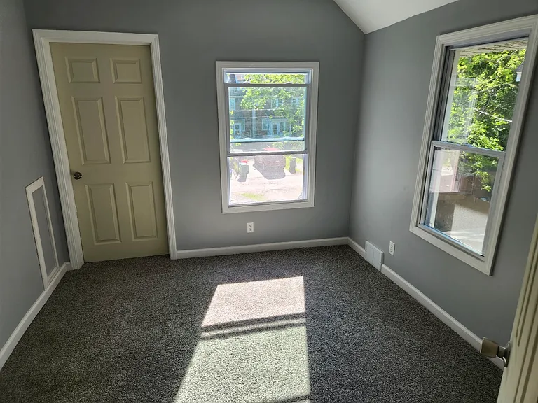 1210 Rankine Ave — Photo 9