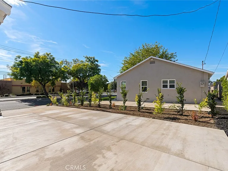 267 Olive St — Photo 24
