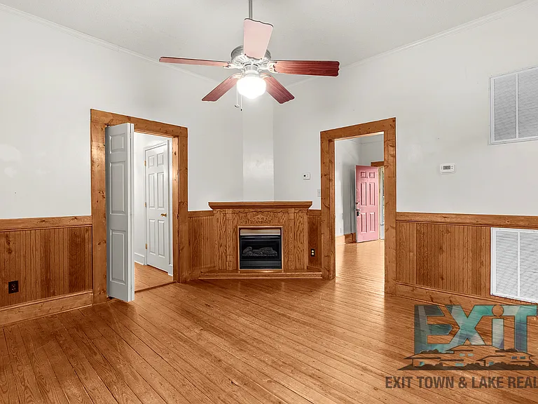440 Thompson St — Photo 7