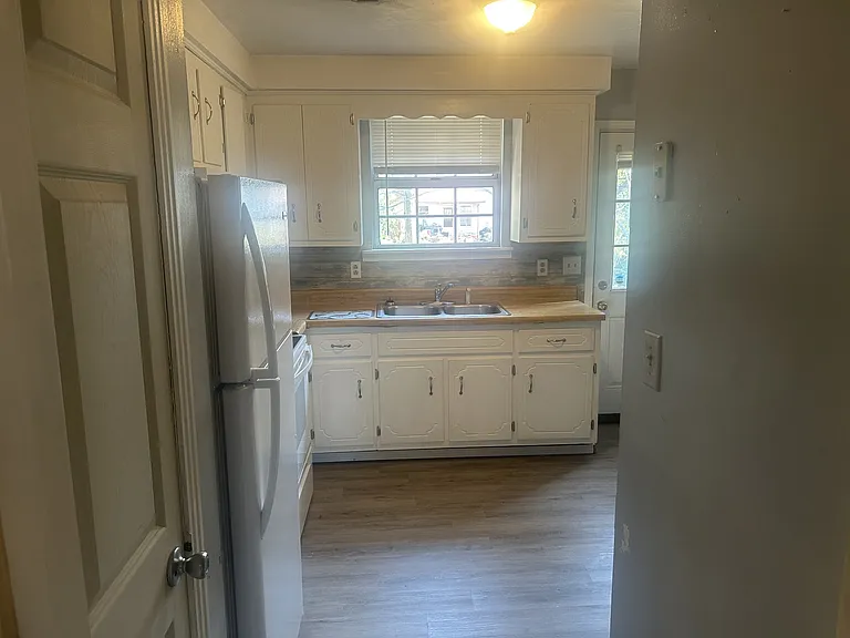636 R S Bradley Blvd #B — Photo 17