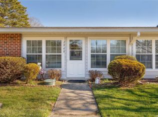 196 Newcastle Ct UNIT B, Ridge, NY 11961