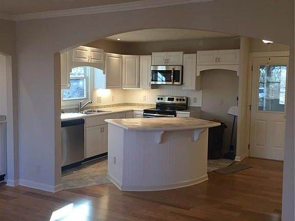 5th image of 71 Silver Fox Dr