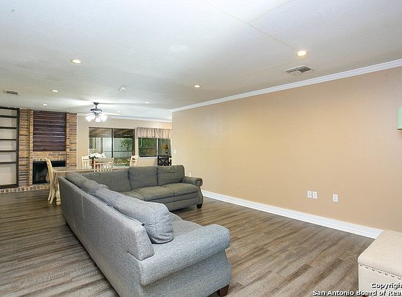 5th image of 5710 Brambletree St