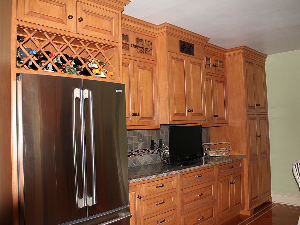 2nd image of 404 E Allens Ln