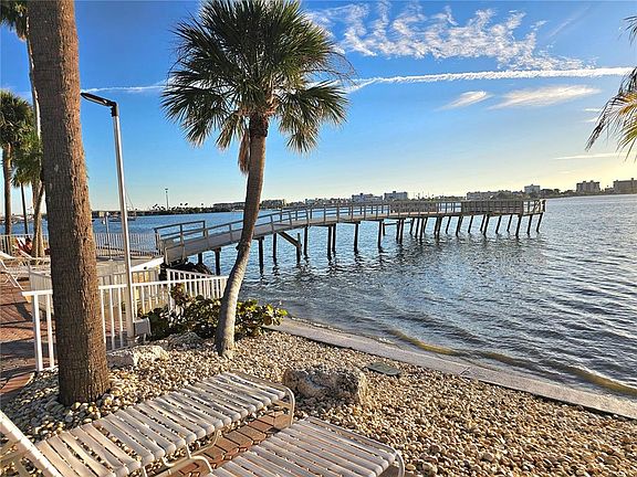 4th image of 4525 Cove Cir APT 1002
