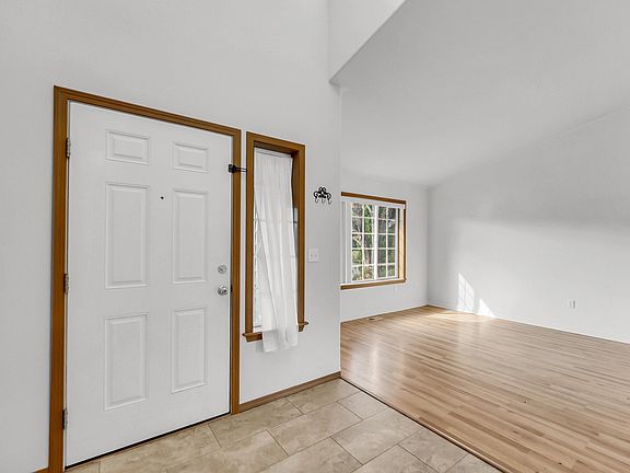 5th image of 14707 85th Ave E