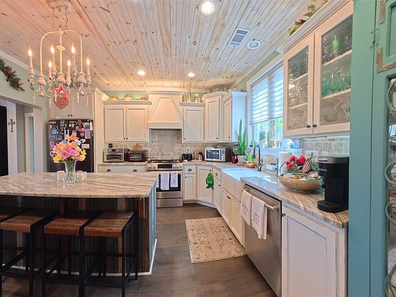 3rd image of 2581 River Ridge Pkwy