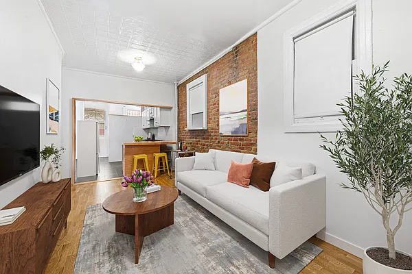 Rented by SERHANT. | media 2