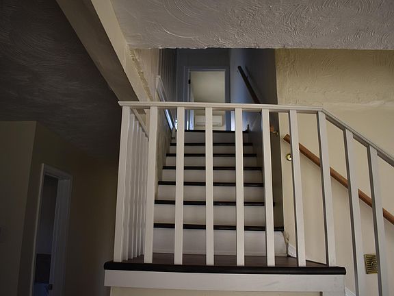 4th image of 7 Vaughn Ct