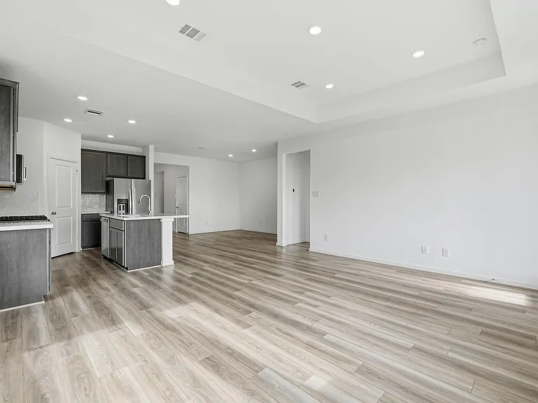 9710 Rialto Heights Dr — Photo 13