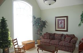 3rd image of 139 Laurel Cyn