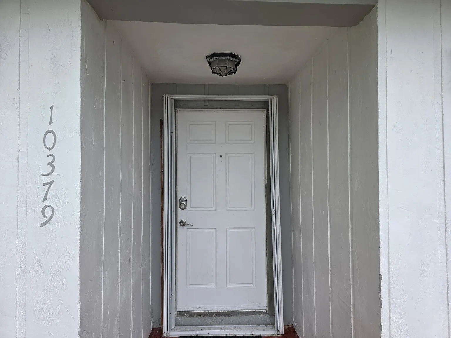 3 bed, 1240 sqft, $2,000 — Photo 3