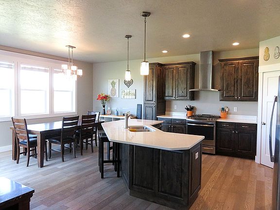 4th image of 50 Moose Manor Ln