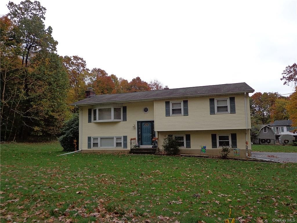 52 Summit Rd, Chestnut Ridge, NY 10977 | Zillow