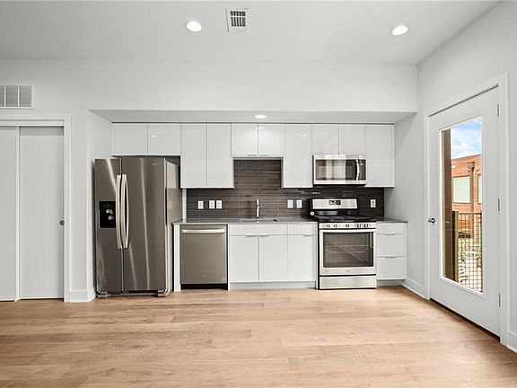4th image of 1800 E 4th St Unit 312