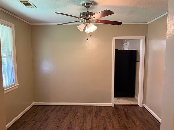 3rd image of 481 Harold St