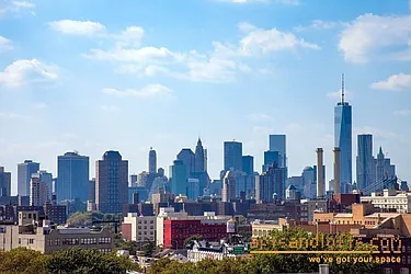 Rented by aptsandlofts.com