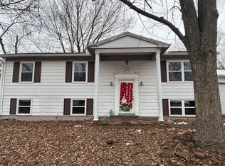 901 Dogwood Dr, Champaign, IL 61821