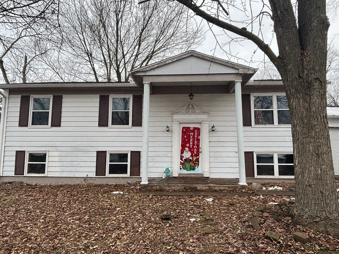 901 Dogwood Dr photo 1