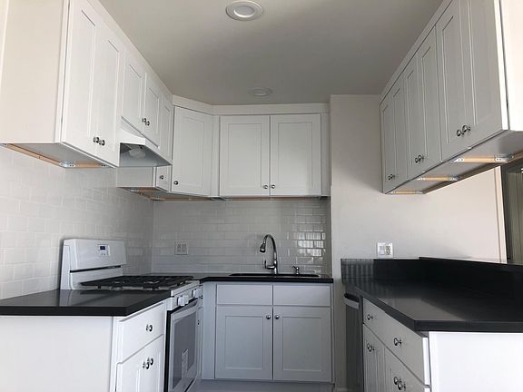 3rd image of 210 Belmont Ave APT 6