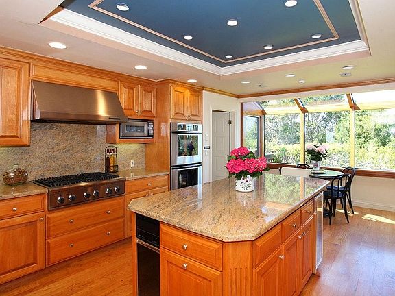 5th image of 28120 Story Hill Ln