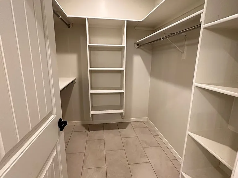118 Scotland Ct — Photo 21