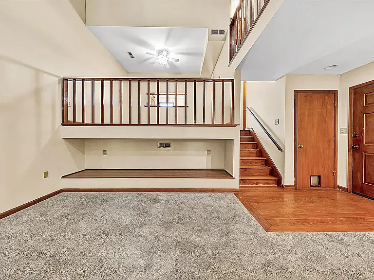 3 bed, 3.5 bath, 1951 sqft, $3,000 — Photo 4