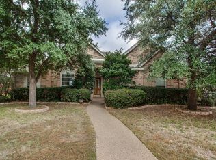 8121 Shady Oaks Dr, North Richland Hills, TX 76182