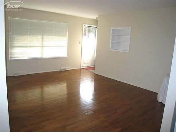 3rd image of 4351 Ashlawn Dr