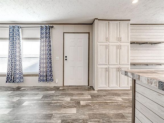 2nd image of 3063 E 108th Rd