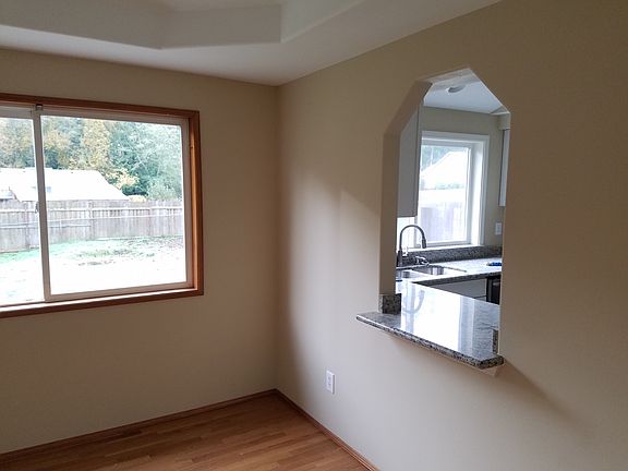 5th image of 7112 SE Marion St