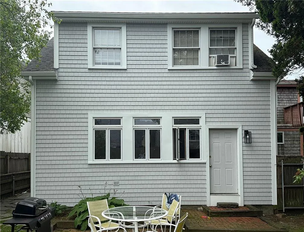 5 bed, 2.5 bath, 2060 sqft, $4,650 — Photo 3