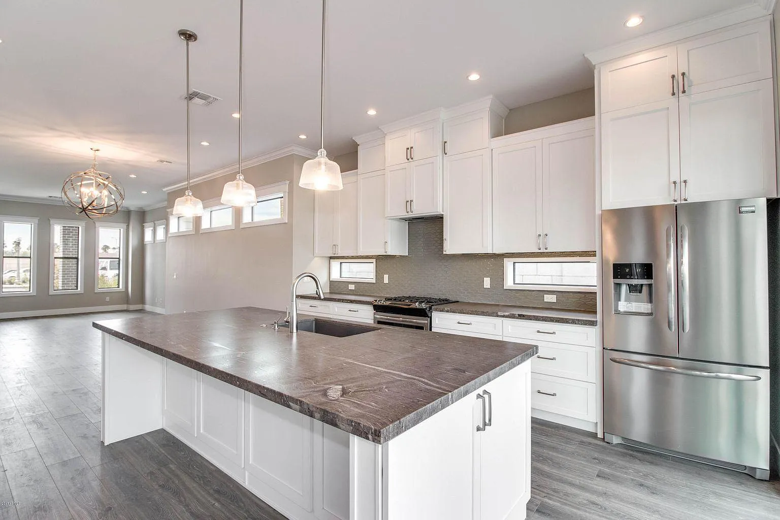 308 W Culver St — Photo 4