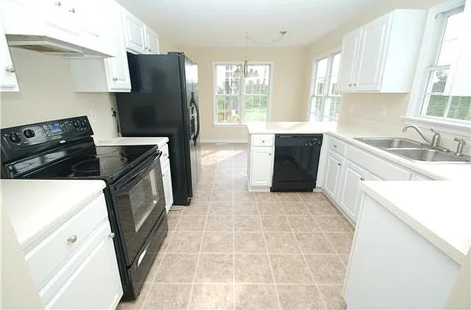 11405 Avery Green Ct — Photo 9