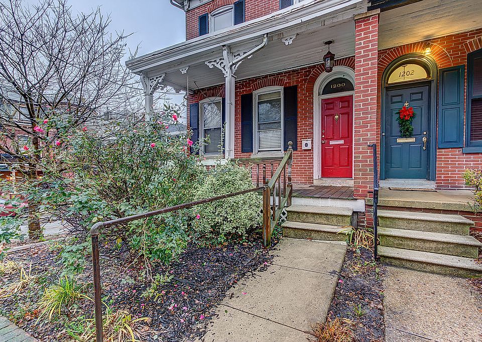 1st image of 1200 W 8th St