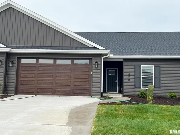 426 N 3rd Ave, Eldridge, IA 52748