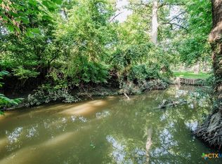 140 Riverview Rd, Mc Queeney, TX 78123