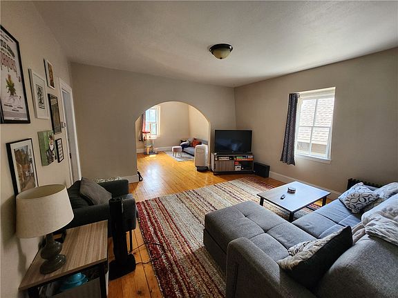 4th image of 89 Wood St #3